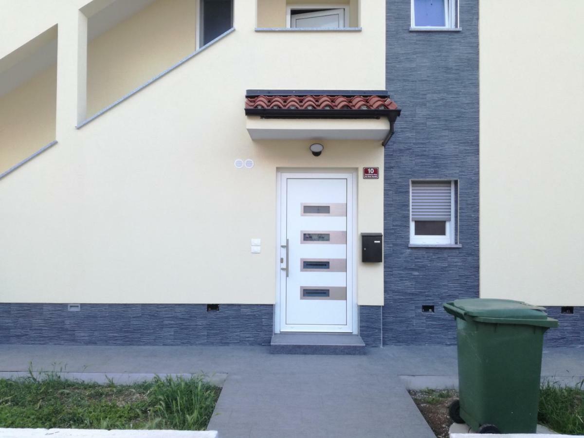 Apartイゾラ エクステリア 写真